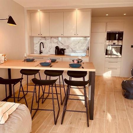 Le Cali, P2 Cabine Dans Une Residence Avec Piscine, Vue Mer Et Parking Prive La Grande Motte Bagian luar foto