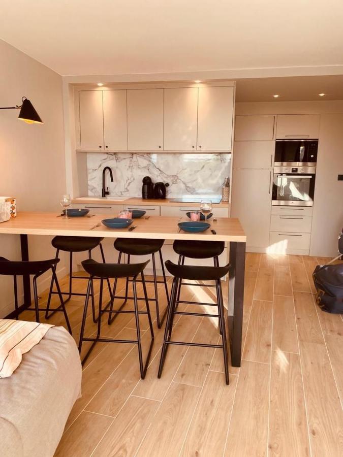 Le Cali, P2 Cabine Dans Une Residence Avec Piscine, Vue Mer Et Parking Prive La Grande Motte Bagian luar foto