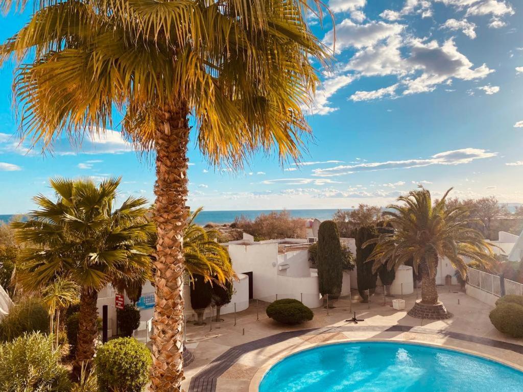 Le Cali, P2 Cabine Dans Une Residence Avec Piscine, Vue Mer Et Parking Prive La Grande Motte Bagian luar foto